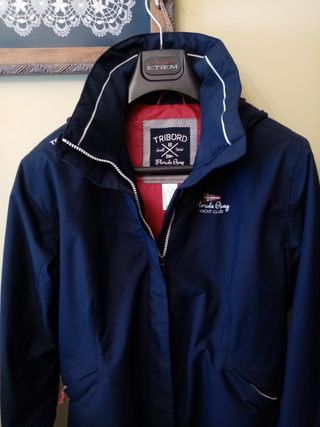 Parka cortavientos tribord de segunda mano por 19 EUR en Ferrol en WALLAPOP