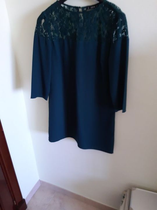 Vestido verde detalle encaje