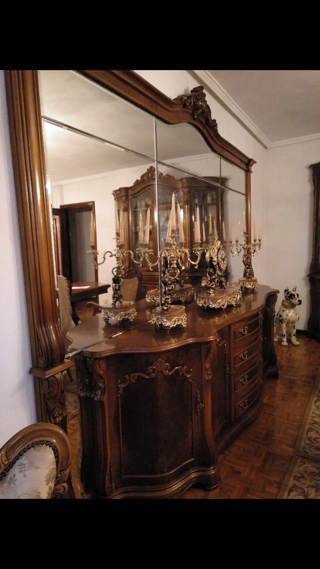 Mueble Aparador clásico de segunda mano por 500 € en Burgos en WALLAPOP