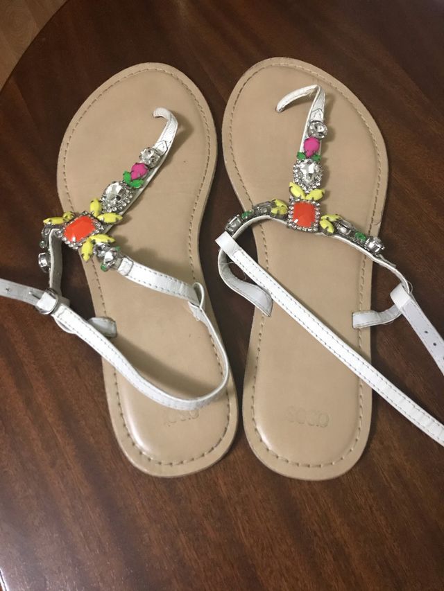 Sanadalias blanca con detalles joya nun 42,5