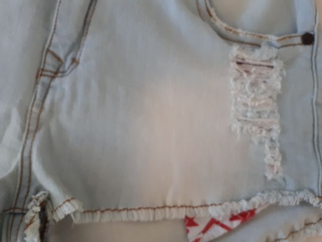 Pantalón T. 40 corto o short vaquero