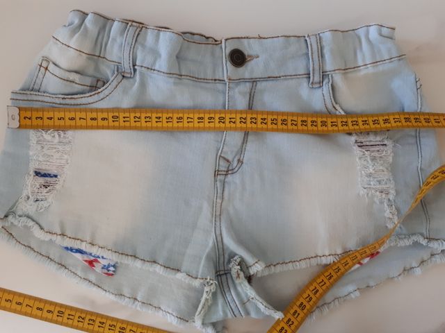 Pantalón T. 40 corto o short vaquero