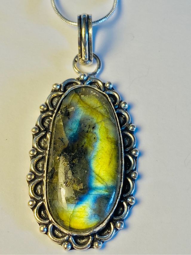Colgante de Labradorita de India  cadena plata ley