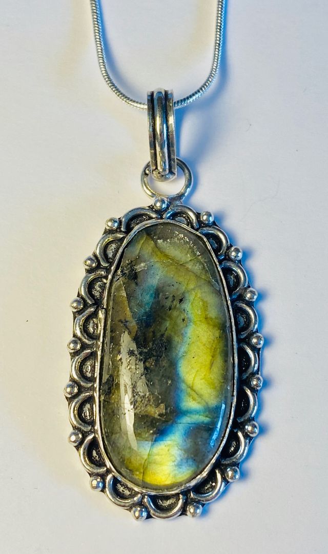 Colgante de Labradorita de India  cadena plata ley
