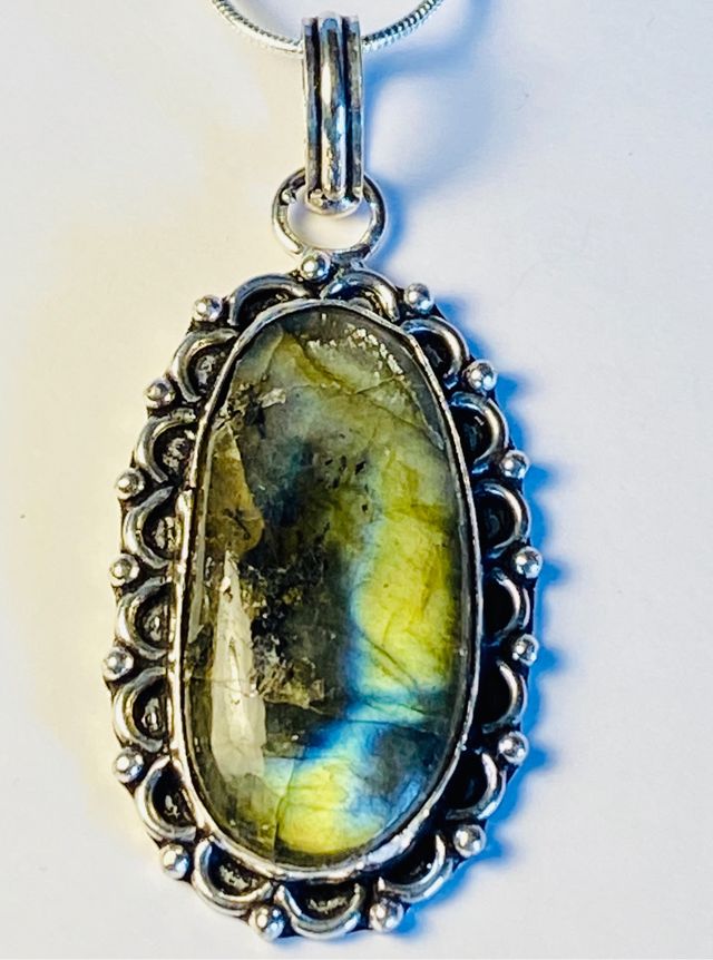 Colgante de Labradorita de India  cadena plata ley