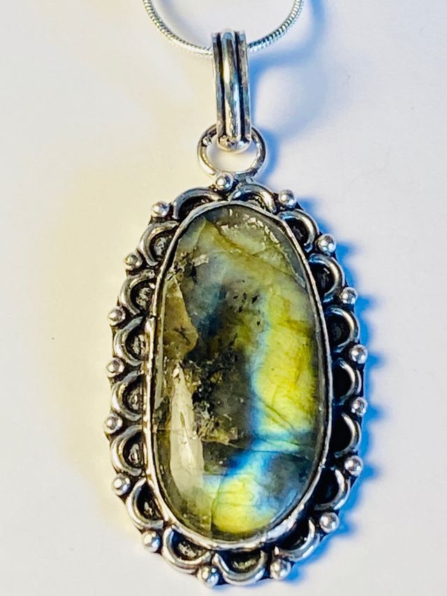 Colgante de Labradorita de India  cadena plata ley
