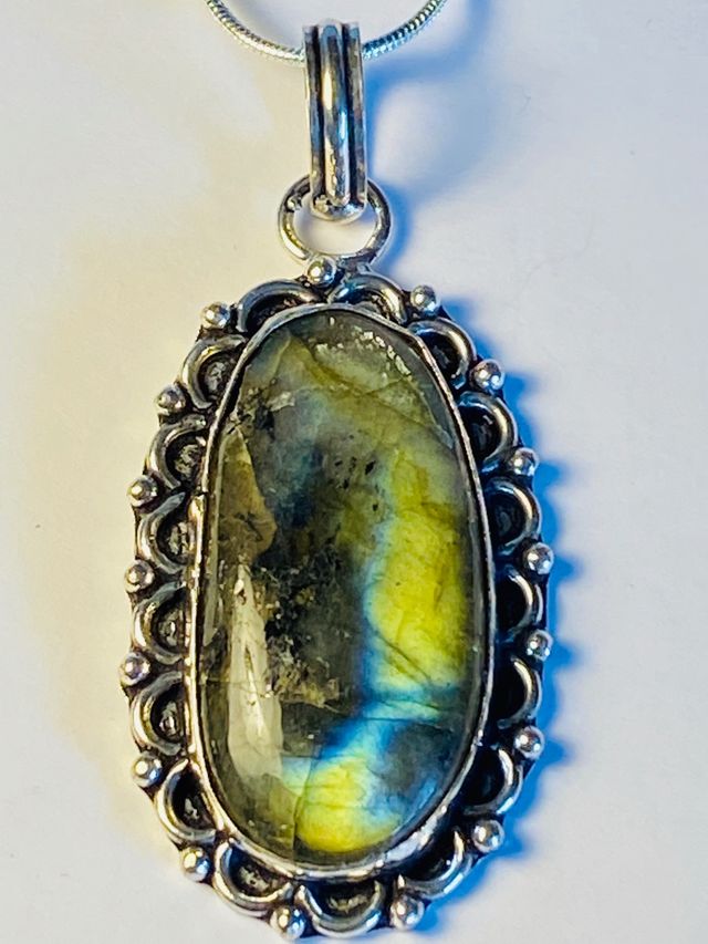 Colgante de Labradorita de India  cadena plata ley