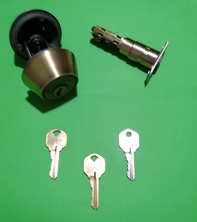 Cerradura de puerta con su juego de llaves...Nuevo