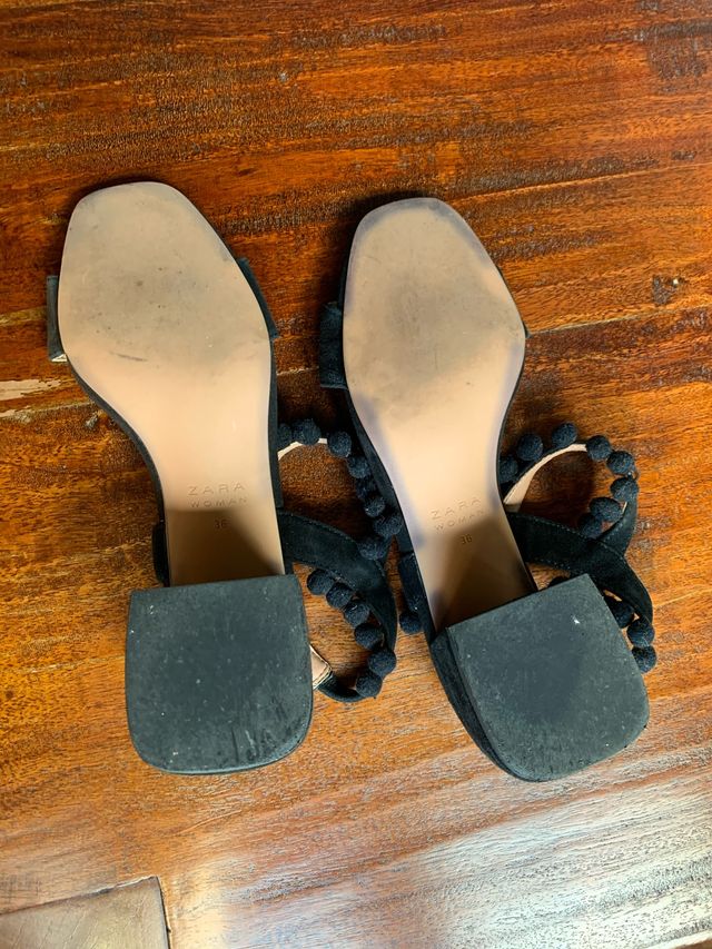 SANDALIA ZARA CON BOLITAS 