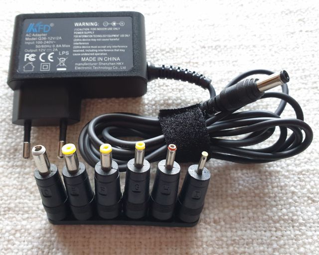 Adaptador Transformador 220V a 12V 2A con 7 Puntas