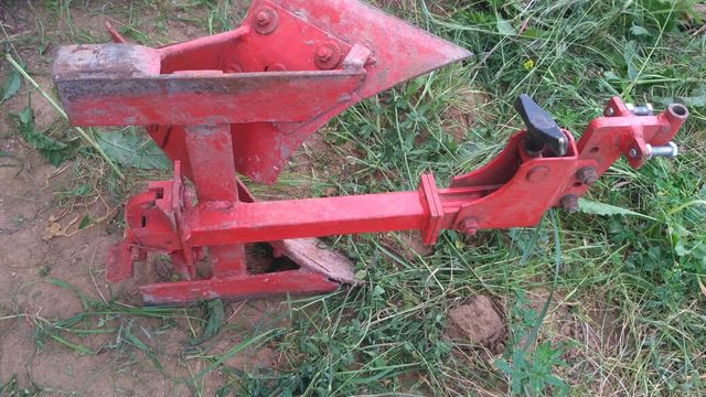 Arado vertedera motocultor de segunda mano por 300 € en Medina de Pomar