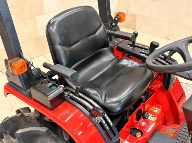 Minitractor Mitsubishi MT 146