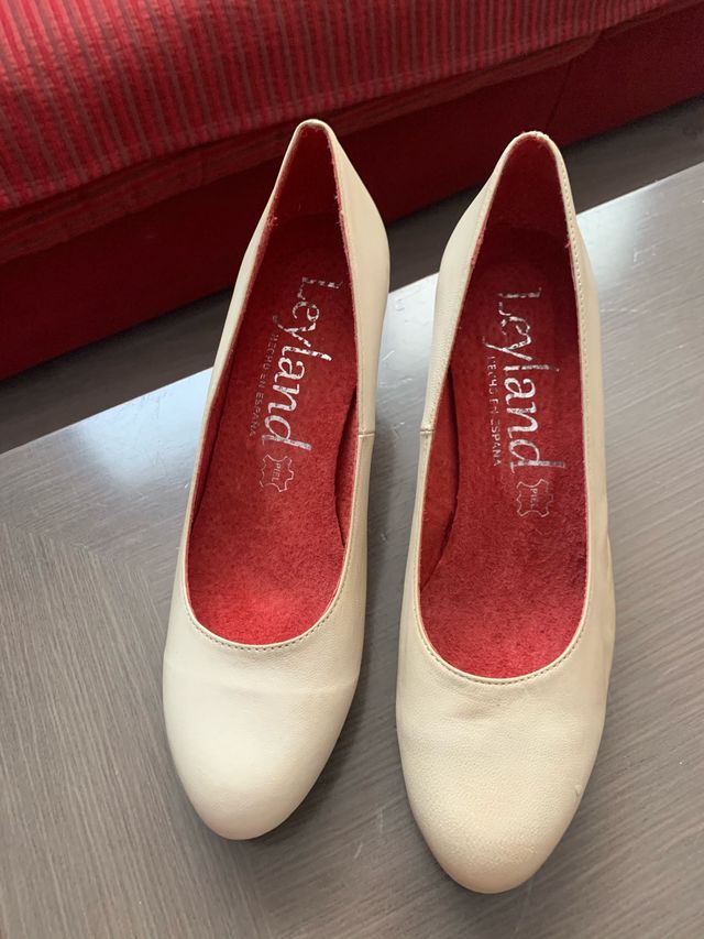 Zapato de piel NUEVOS. Talla 37