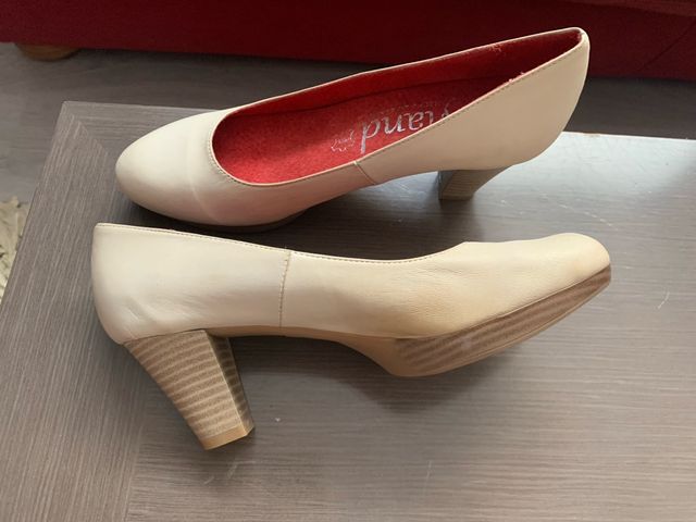 Zapato de piel NUEVOS. Talla 37