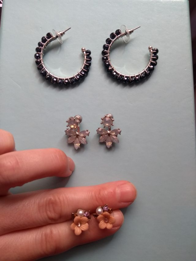 pulseras, anillos , collares, bisutería y plata