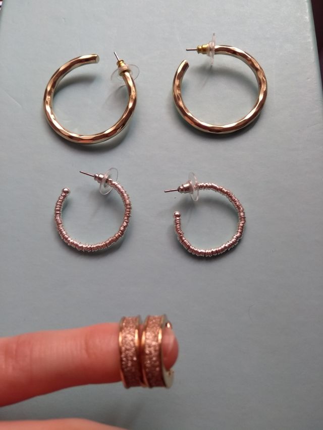 pulseras, anillos , collares, bisutería y plata