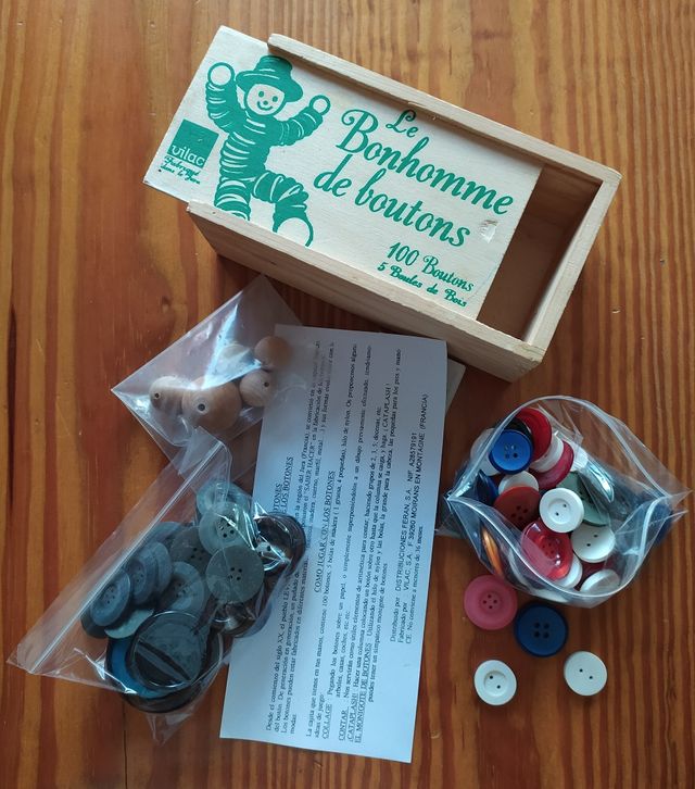 Juego con botones "Le Bonhomme de boutons"