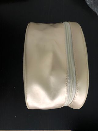 Neceser mujer Loewe de segunda mano por 30 EUR en Paracuellos de Jarama en  WALLAPOP