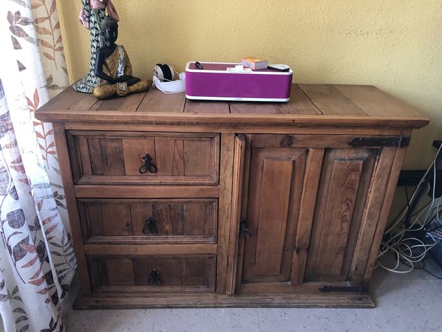 Aparador estilo mejicano .