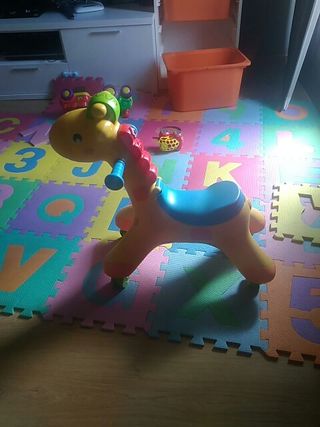 correpasillos jirafa