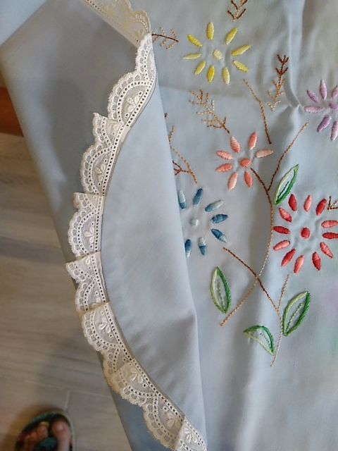 Bolsa de tela hecha a mano con bordados