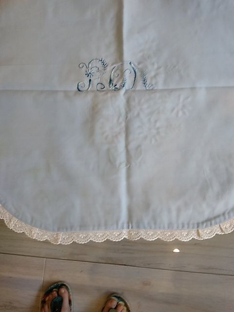 Bolsa de tela hecha a mano con bordados