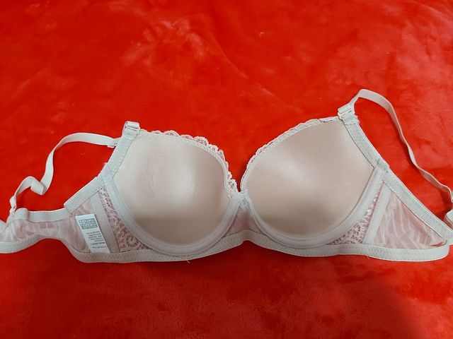 Sujetador A ESTRENAR, color Rosa Palo.