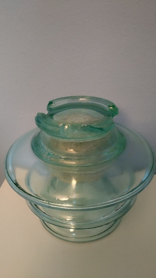 Jícara, aislante eléctrico. Industrial, vintage.