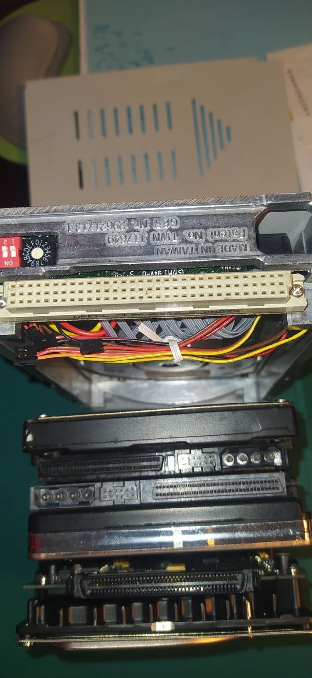 Discos duros SCSI de 68 y 80 pines