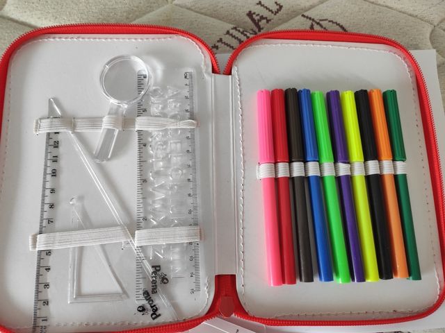 Estuche escolar Perona nuevo