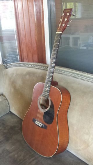 Guitarra acústica CORINA de segunda mano por 110 EUR en Barcelona en  WALLAPOP
