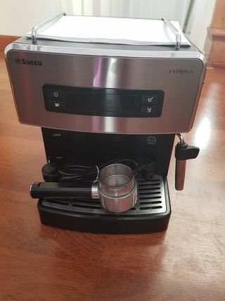 Cafetera Saeco Estrosa modelo HD8525\\/01 de segunda mano por 120 EUR en  Molina de Segura en WALLAPOP