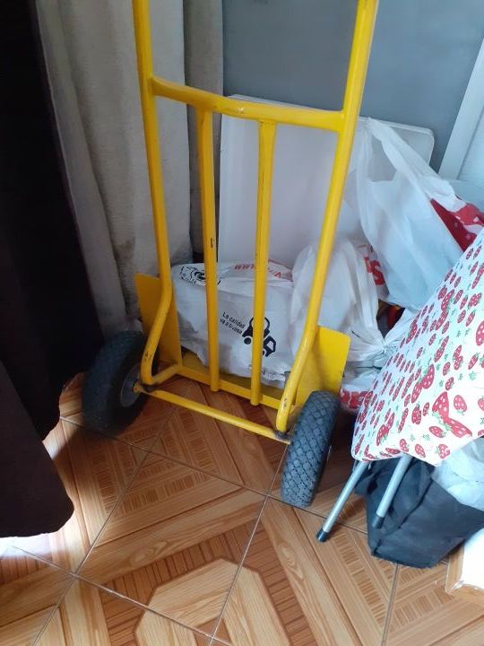 vendo carretilla de mano y dos Rueda a extrenar