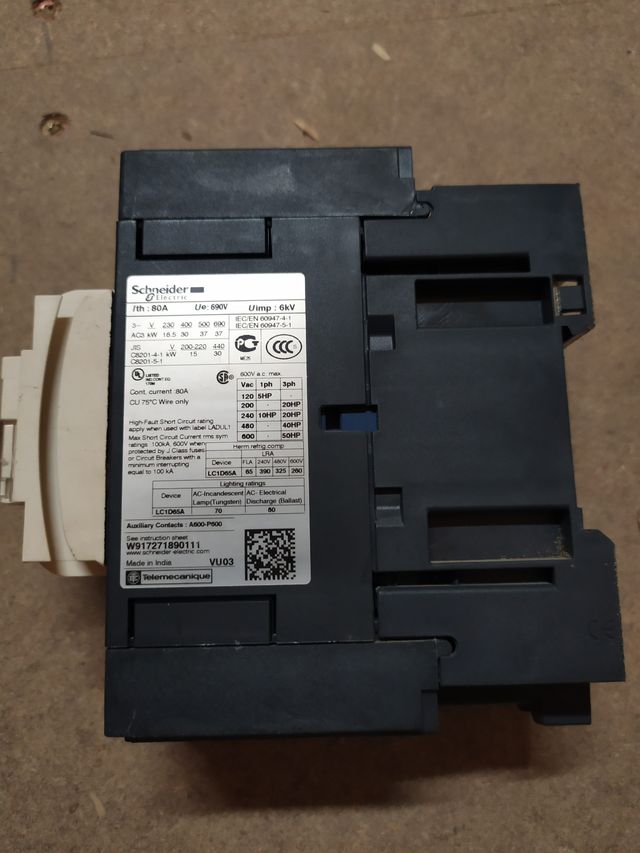 CONTACTOR USADO 3P 65A