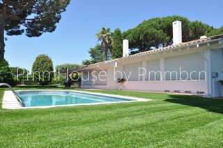 Villa en venta en Sant Vicenç de Montalt