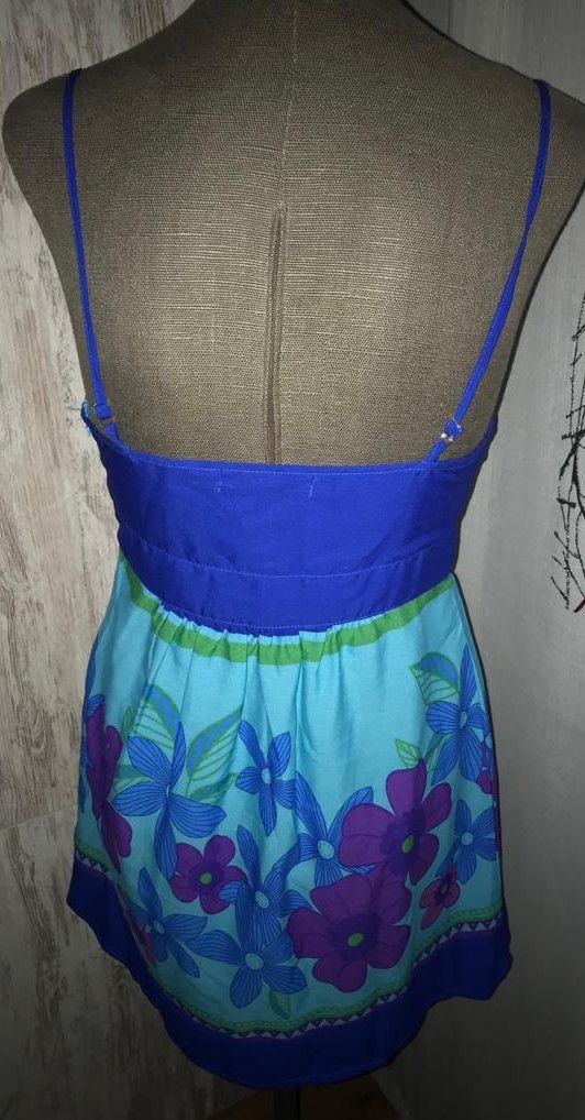 top tirantes azul Zara.