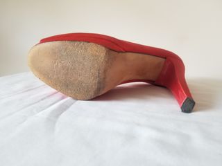 Zapatos rojos de Stuart Weitzman