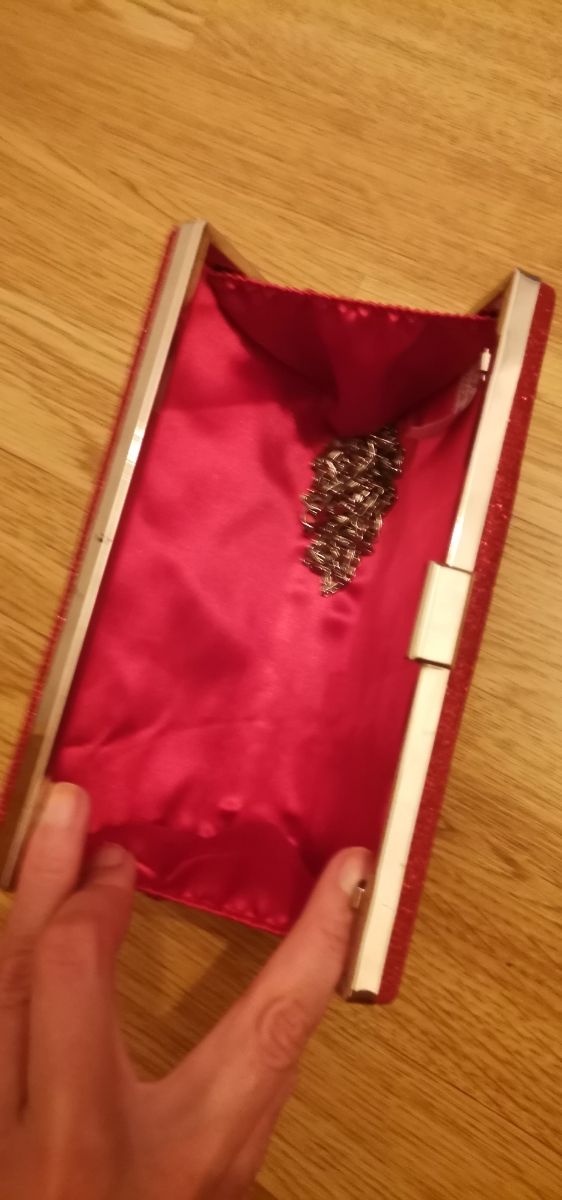 Se vende bolso de fiesta