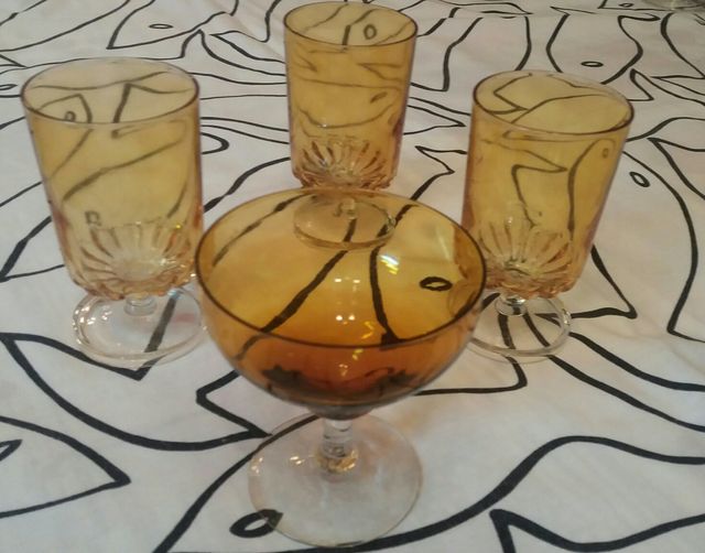 4 copas antiguas color ambar vintage
