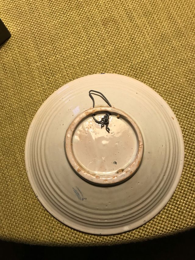 Plato decorado a mano