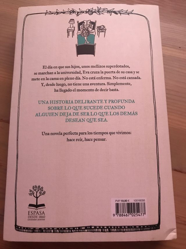 Libro "La mujer que vivió un año en la cama"