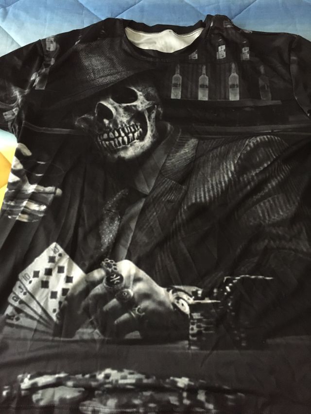 Camiseta la parca jugando al poker