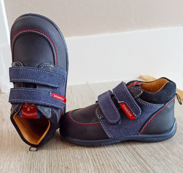 Botín Zapato niño Titanitos. Talla 23. Nuevos