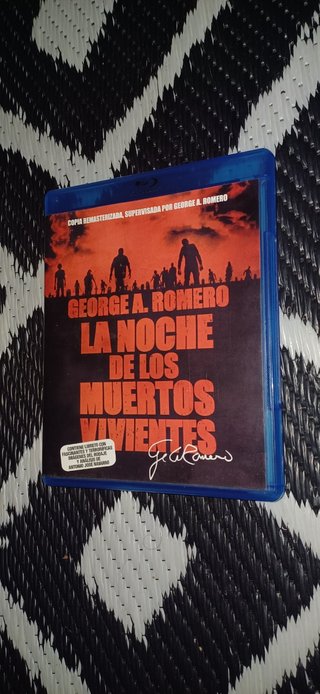 LA NOCHE DE LOS MUERTOS VIVIENTES : DESCATALOGADA