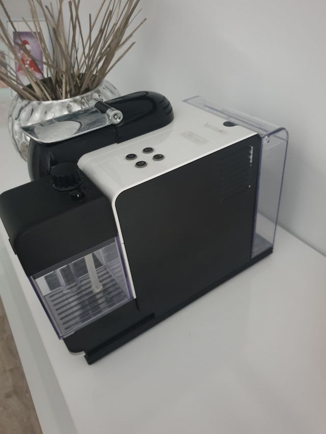 Cafetera Nespresso Lattisimo alta gama