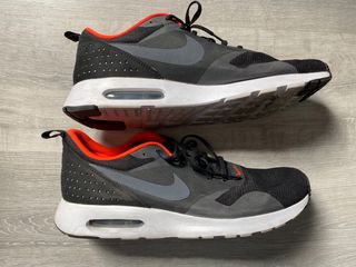 ZAPATILLAS NIKE AIR MAX VESTIR de segunda mano por 29 EUR en San Cristóbal  de La Laguna en WALLAPOP