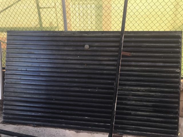 Puerta de Garaje de segunda mano por 180 EUR en Sanlúcar de Barrameda