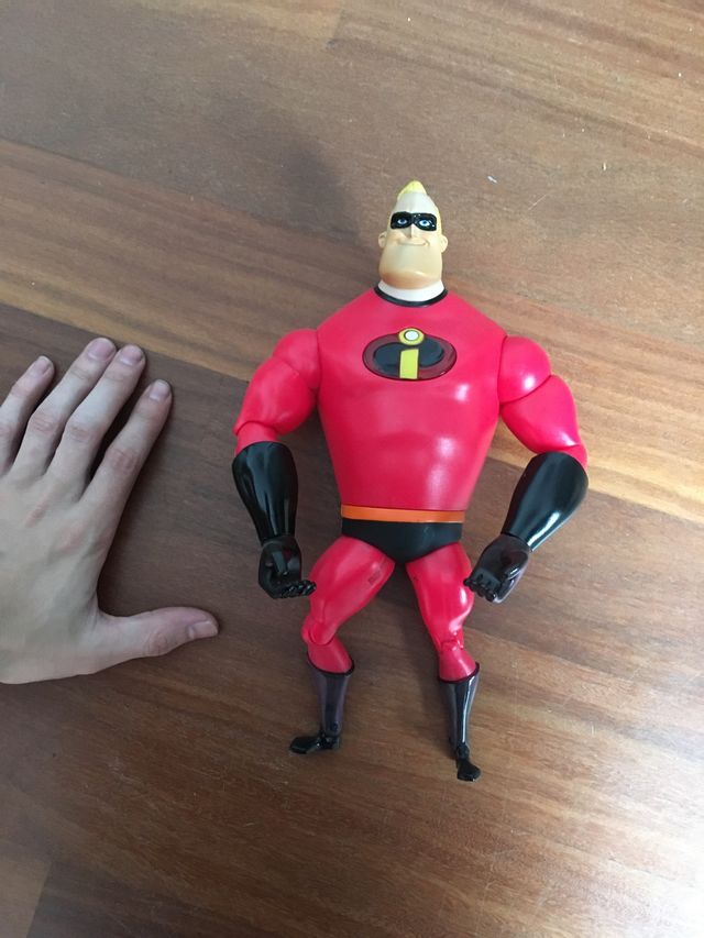 Juguetes muñecos varios