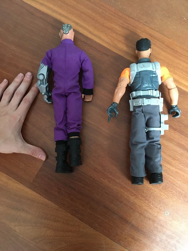 Juguetes muñecos varios