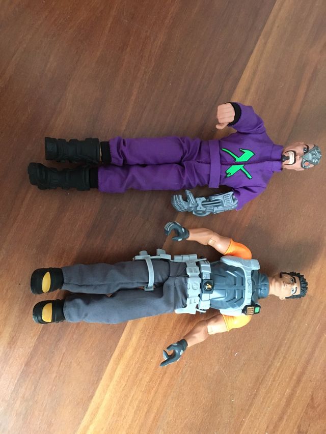 Juguetes muñecos varios